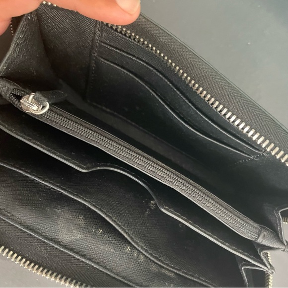 Michael Kors Wallet - Picture 6 of 7